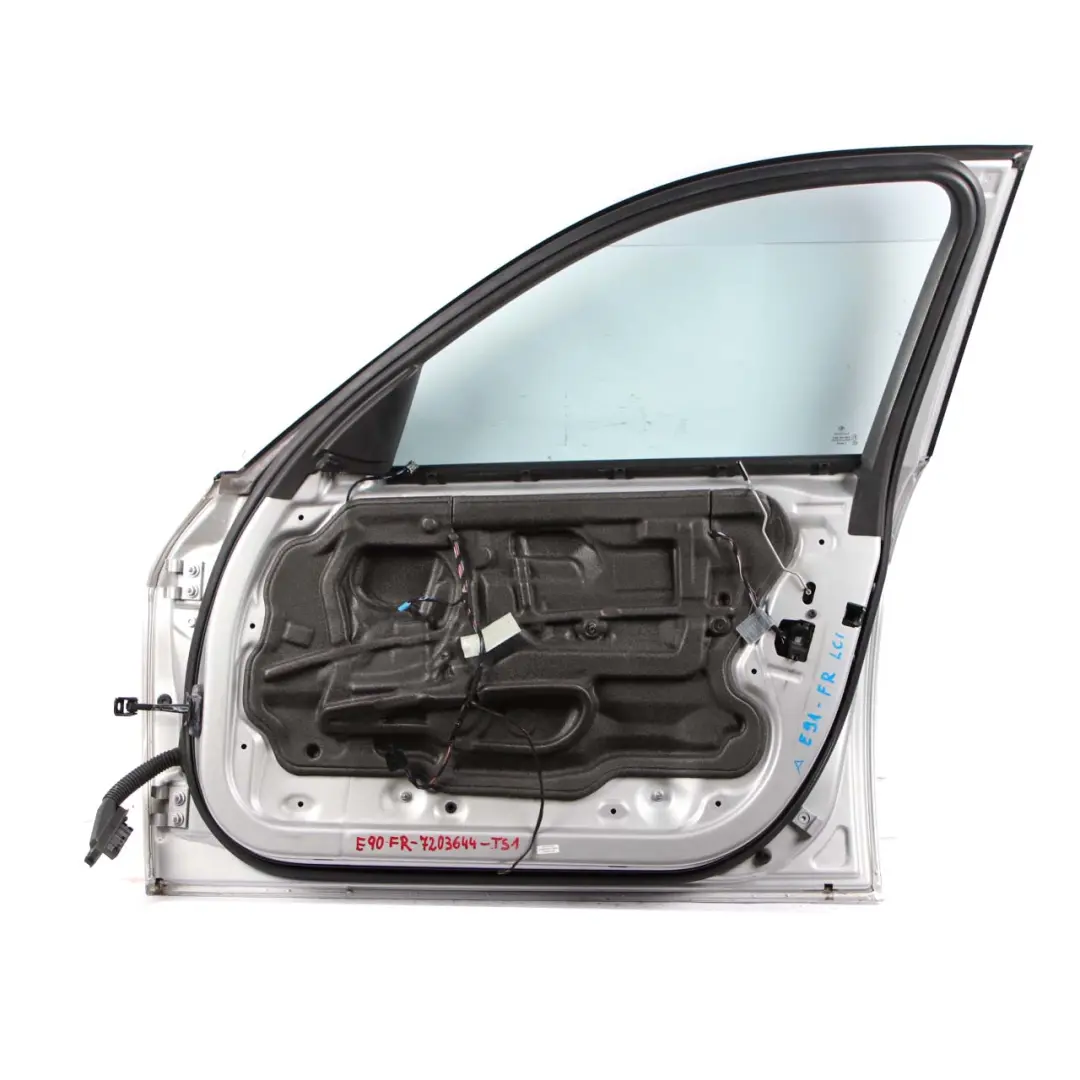 Door Front Right O/S Titansilber Titan Silver Metallic - 354 to BMW 3 E90 E91 3 with Part number 7203644 BMW 3 E90 E91 3 Door Front Right O/S Titansilber Titan Silver Metallic - 354 - SKU 7203644-TS3 - Part number 7203644