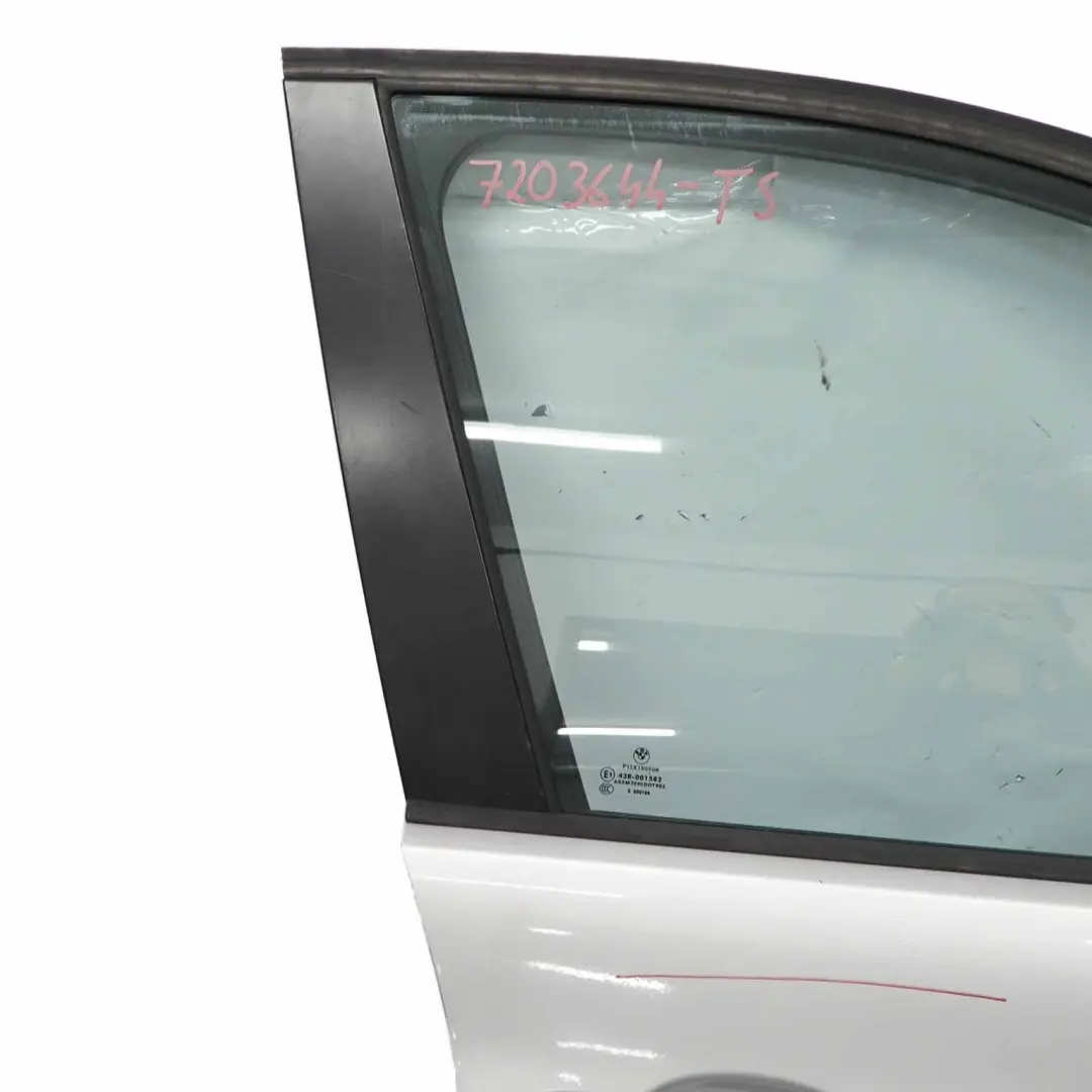 Puerta Delantera Derecha Titansilber Argento - 354 para BMW E90 E91 con número de pieza 7203644 BMW E90 E91 Puerta Delantera Derecha Titansilber Argento - 354 - SKU 7203644-TS - Número de pieza 7203644
