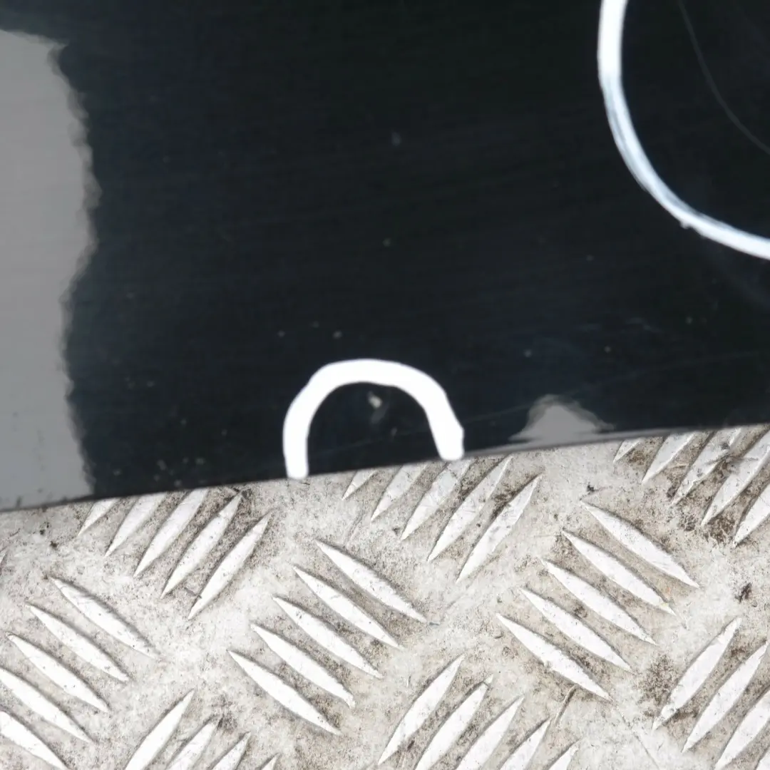 Cote Conducteur Porte Arriere Gauche Noir Saphir Metallique 475 pour BMW E90 LCI à propos du numéro de pièce 7203647 BMW E90 LCI Cote Conducteur Porte Arriere Gauche Noir Saphir Metallique 475 - SKU 7203647-BS10 - Numéro de pièce 7203647