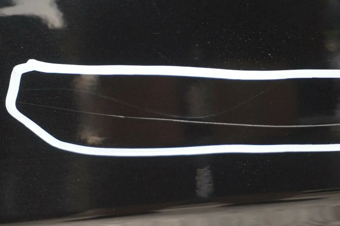 Lato Porta Posteriore Sinistra Black Sapphire Metallizzato 475 per BMW 3 E90 LCI con numero di parte 7203647 BMW 3 E90 LCI Lato Porta Posteriore Sinistra Black Sapphire Metallizzato 475 - SKU 7203647-BS7 - Numero di parte 7203647