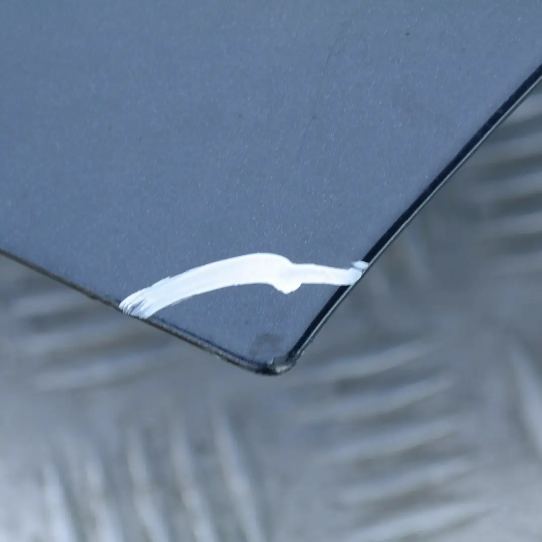 Drzwi lewe tylne lewy tył carbonschwarz do BMW 3 E90 o numerze 7203647-CAR1 BMW 3 E90 Drzwi lewe tylne lewy tył carbonschwarz - SKU 7203647-CAR1 - Numer Części 7203647-CAR1