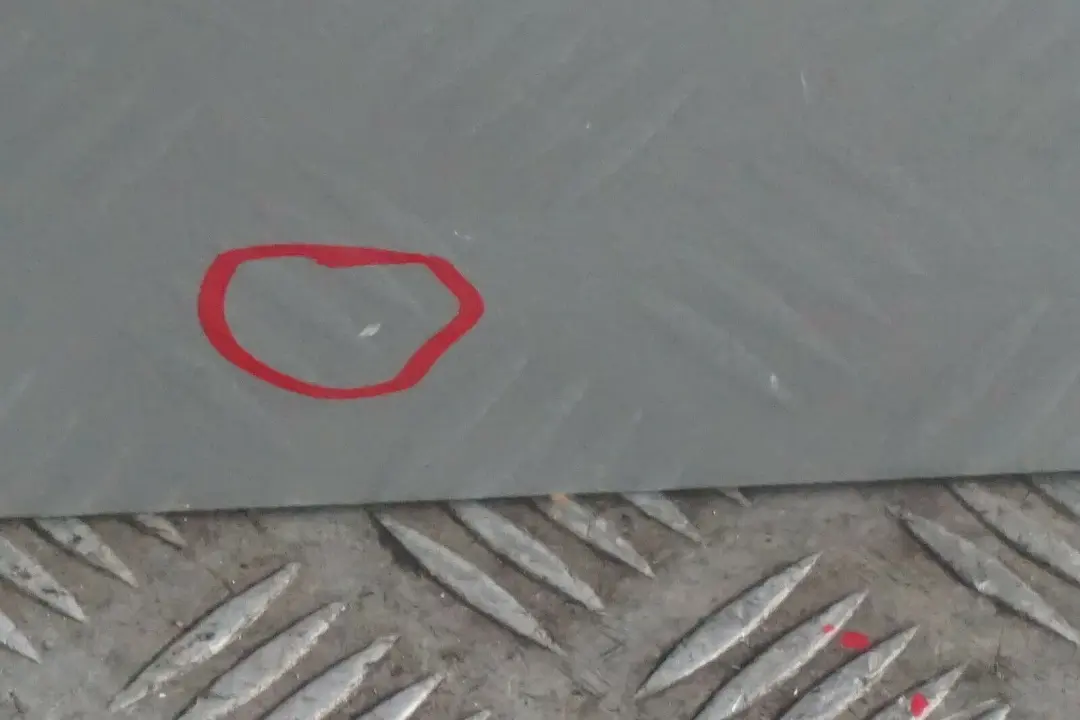 Drzwi lewe tylne tył titansilber 354 do BMW 3 E90 o numerze 7203647 BMW 3 E90 Drzwi lewe tylne tył titansilber 354 - SKU 7203647-TS30 - Numer Części 7203647