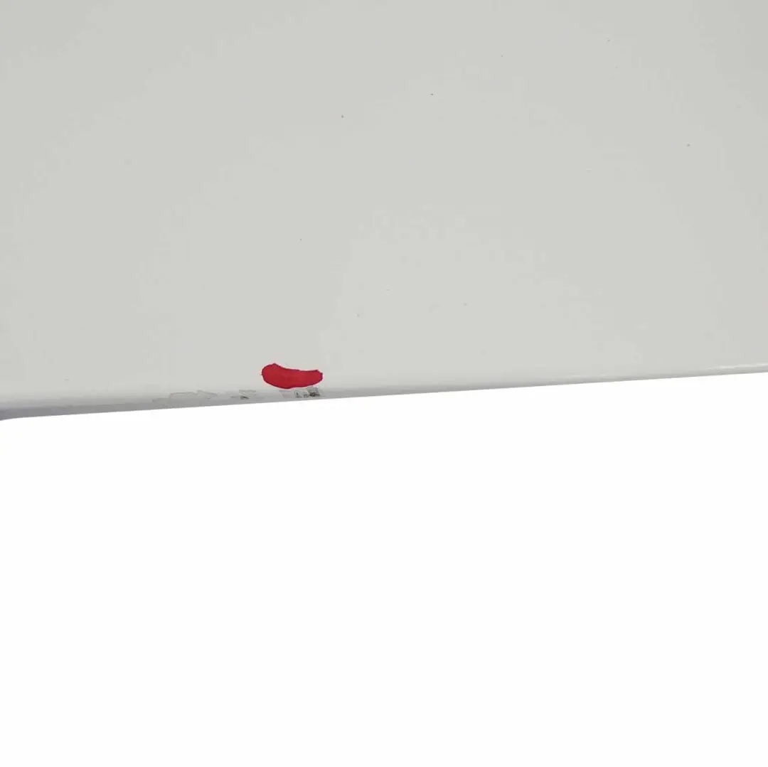 Porta posteriore sinistra Alpinweiss Alpine White 3 - 300 per BMW E90 con numero di parte 7203647 BMW E90 Porta posteriore sinistra Alpinweiss Alpine White 3 - 300 - SKU 7203647-AW - Numero di parte 7203647