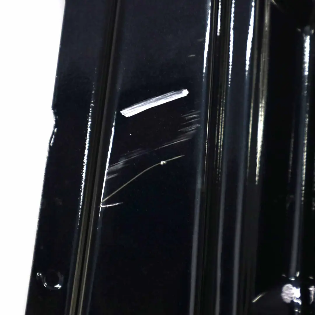 Drzwi Lewe Tylne Carbonschwarz - 416 do BMW E90 o numerze 7203647 BMW E90 Drzwi Lewe Tylne Carbonschwarz - 416 - SKU 7203647-CAR5 - Numer Części 7203647