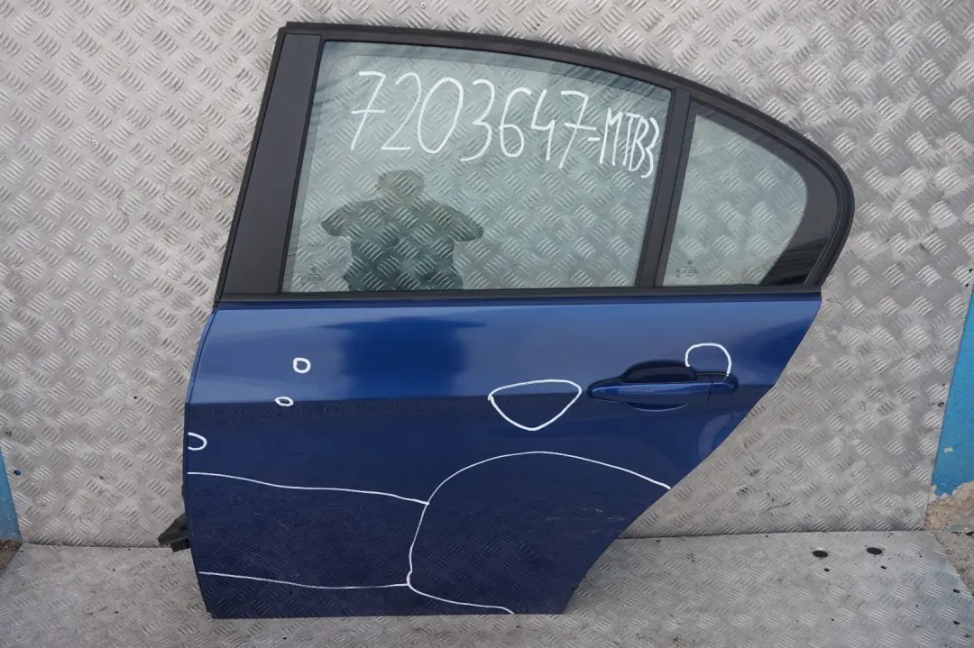 Fahrerseite Tür hinten links Montegoblau Blau Metallic A51 für BMW 3 er E90 E90 LCI mit Teilenummer 41007203647 BMW 3 er E90 E90 LCI Fahrerseite Tür hinten links Montegoblau Blau Metallic A51 - SKU 7203647-MTB3 - Teilenummer 41007203647