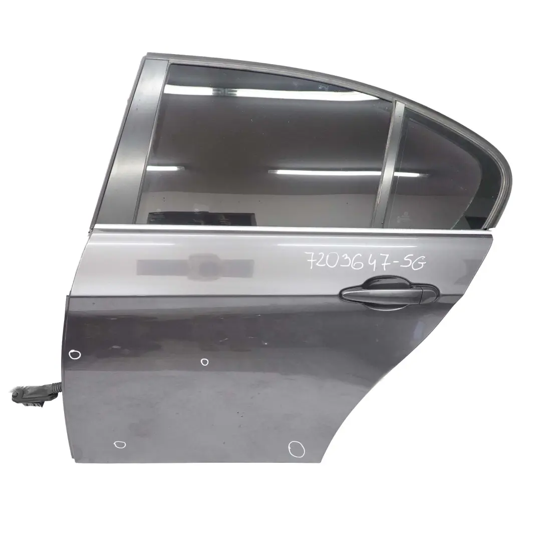 Arriere Gauche Sparkling Graphite Metallique - A22 pour BMW E90 Porte à propos du numéro de pièce 7203647 BMW E90 Porte Arriere Gauche Sparkling Graphite Metallique - A22 - SKU 7203647-SG - Numéro de pièce 7203647