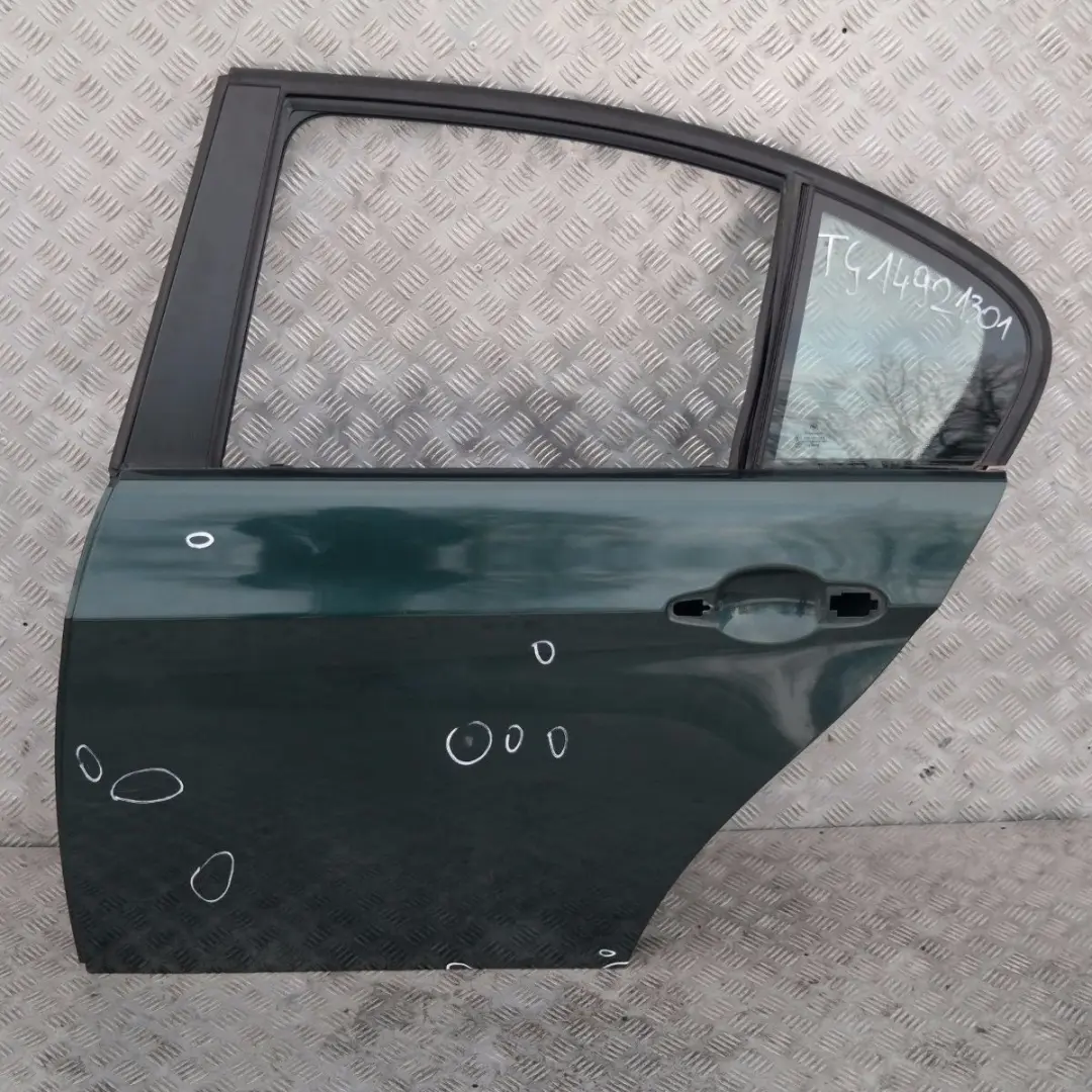 Lato Porta Posteriore Sinistra Tiefgruen Verde Metallico A43 per BMW E90 LCI con numero di parte 41007203647 BMW E90 LCI Lato Porta Posteriore Sinistra Tiefgruen Verde Metallico A43 - SKU 7203647-TG - Numero di parte 41007203647