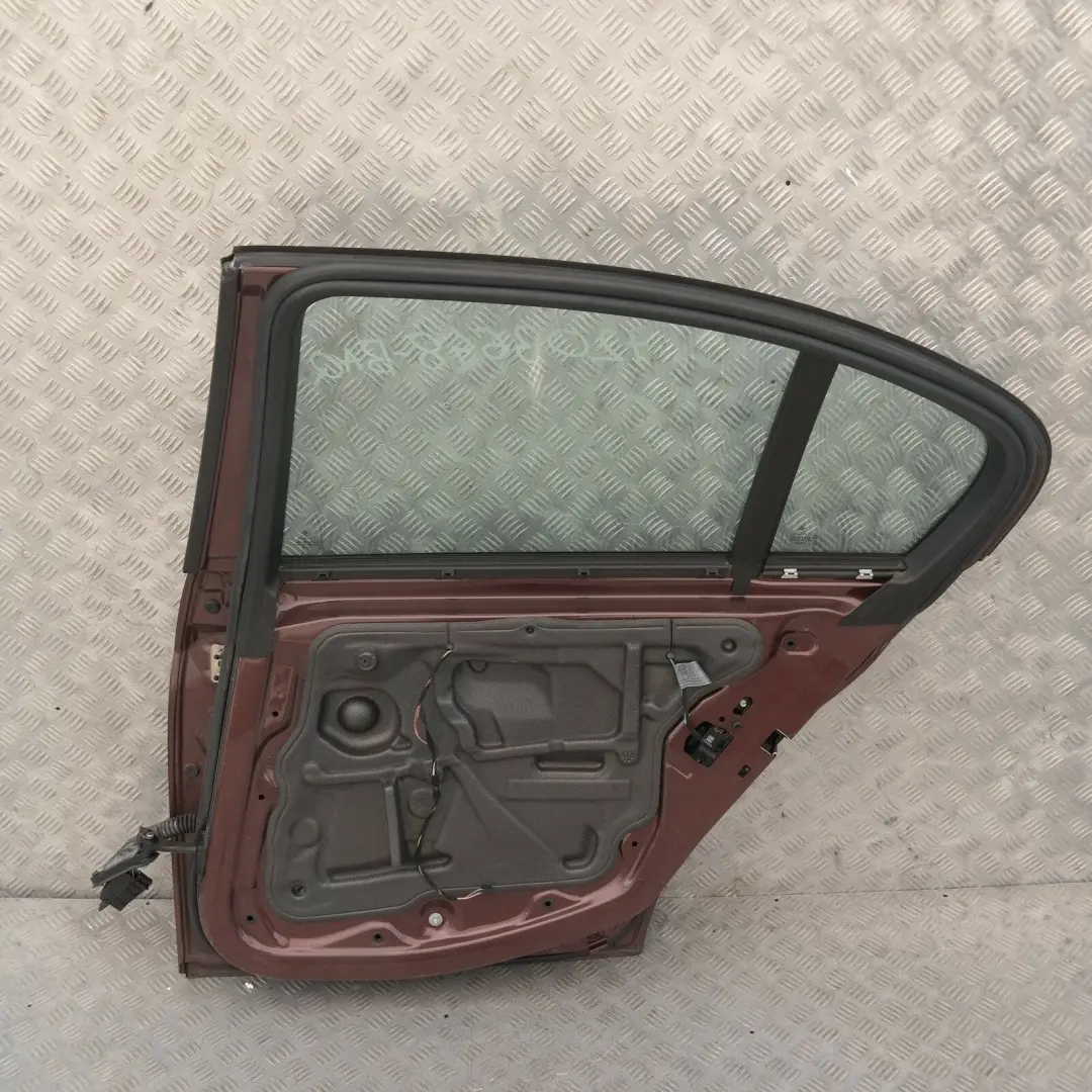 Passeggero Portiera Posteriore Destra Rosso Giappone Rosso per BMW E90 LCI con numero di parte 7203648 BMW E90 LCI Passeggero Portiera Posteriore Destra Rosso Giappone Rosso - SKU 7203648-BAQ - Numero di parte 7203648