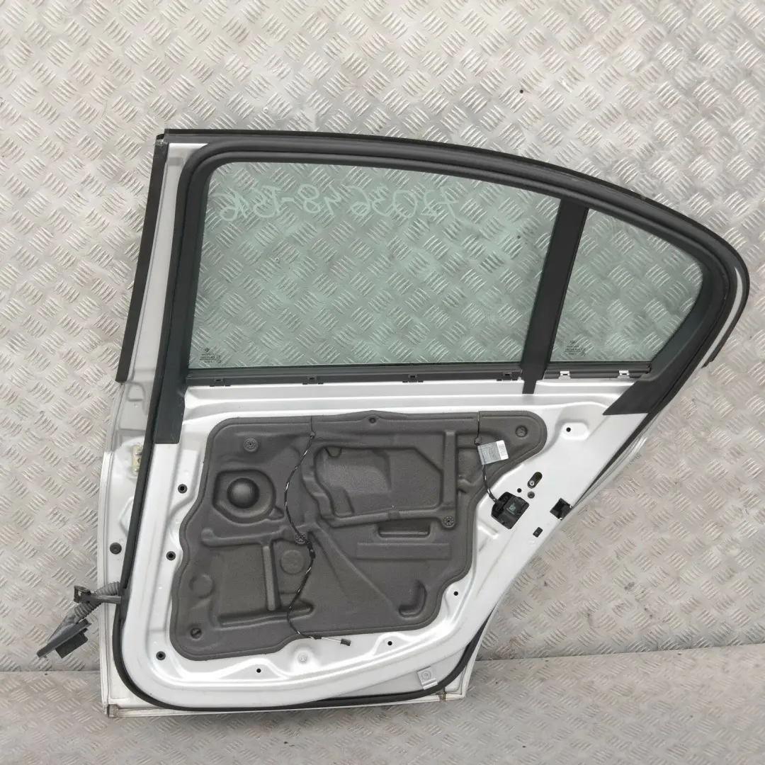 Arriere Droite Argent Titane Argent 354 pour BMW E90 LCI Porte à propos du numéro de pièce 7203648 BMW E90 LCI Porte Arriere Droite Argent Titane Argent 354 - SKU 7203648-TS16 - Numéro de pièce 7203648