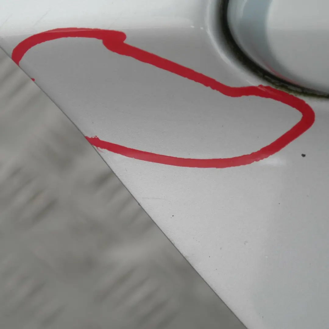 Passeggero T?r Posteriore Destra Argento-Titanio Argento per BMW E90 E90N LCI con numero di parte 7203648 BMW E90 E90N LCI Passeggero T?r Posteriore Destra Argento-Titanio Argento - SKU 7203648-TS6 - Numero di parte 7203648