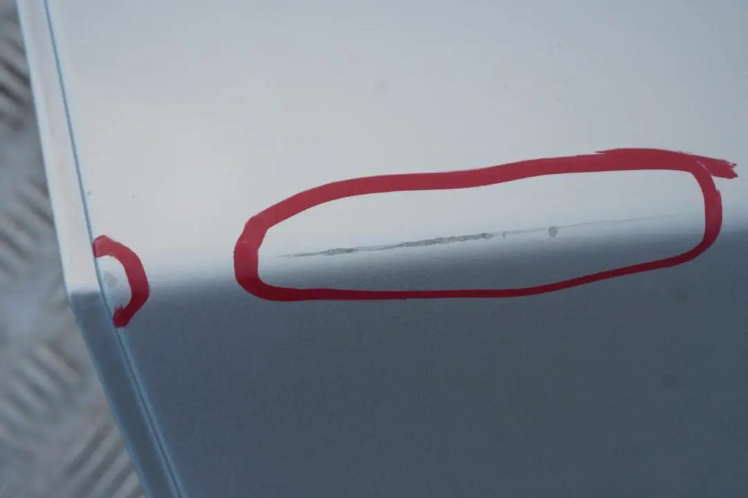 Drzwi prawe tylne tył titansilber 354 do BMW 3 E90 o numerze 7203648 BMW 3 E90 Drzwi prawe tylne tył titansilber 354 - SKU 7203648-TS7 - Numer Części 7203648