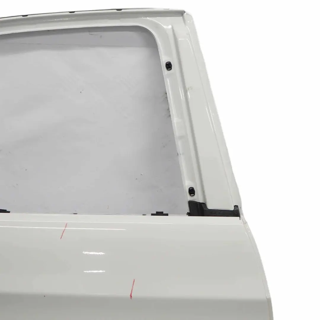 Porta posteriore destra Alpinweiss Alpine White - 300 per BMW E90 con numero di parte 7203648 BMW E90 Porta posteriore destra Alpinweiss Alpine White - 300 - SKU 7203648-AW1 - Numero di parte 7203648