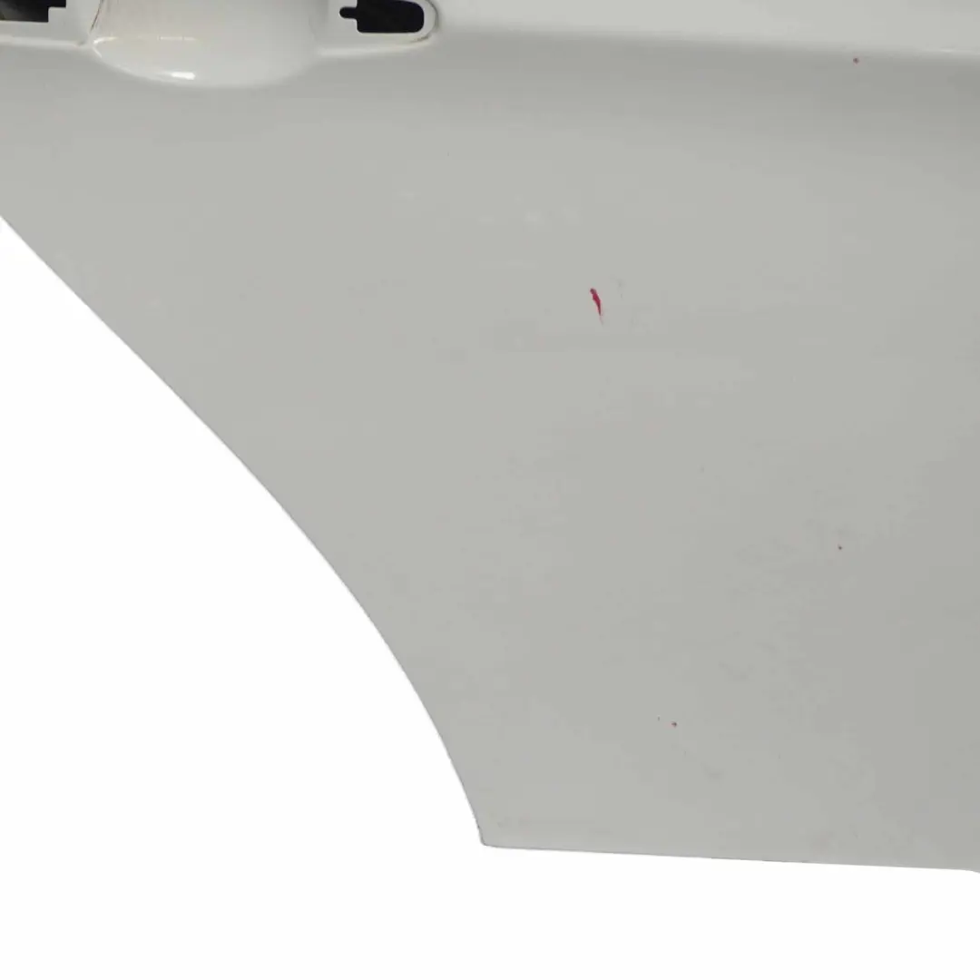 Porta posteriore destra Alpinweiss Alpine White - 300 per BMW E90 con numero di parte 7203648 BMW E90 Porta posteriore destra Alpinweiss Alpine White - 300 - SKU 7203648-AW1 - Numero di parte 7203648
