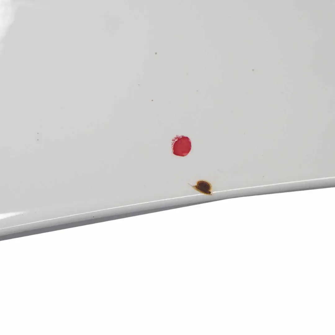 Porta posteriore destra Alpinweiss Alpine White - 300 per BMW 3 E90 con numero di parte 7203648 BMW 3 E90 Porta posteriore destra Alpinweiss Alpine White - 300 - SKU 7203648-AW - Numero di parte 7203648