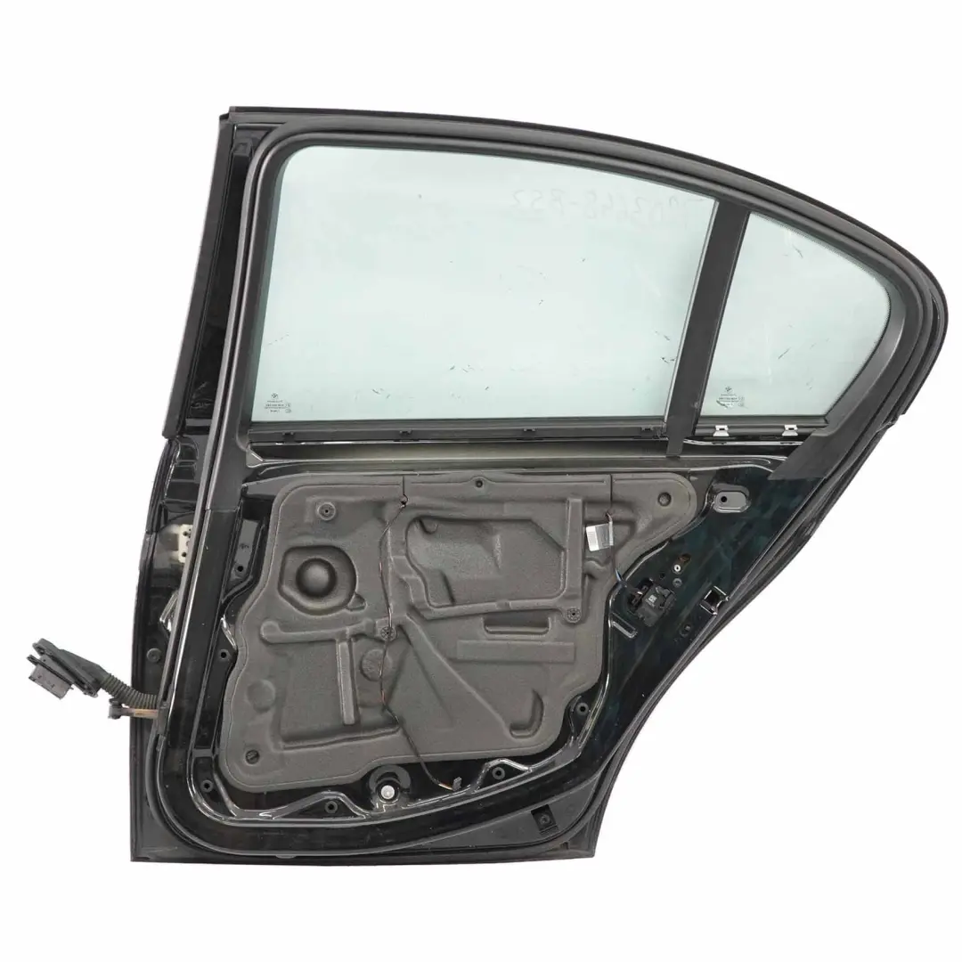 Porta posteriore destra Black Sapphire Nero Zaffiro Metallizzato - 475 per BMW E90 con numero di parte 7203648 BMW E90 Porta posteriore destra Black Sapphire Nero Zaffiro Metallizzato - 475 - SKU 7203648-BS3 - Numero di parte 7203648
