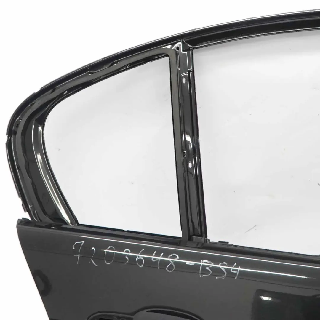 Porta posteriore destra Black Sapphire Nero Zaffiro Metallizzato - 475 per BMW E90 con numero di parte 7203648 BMW E90 Porta posteriore destra Black Sapphire Nero Zaffiro Metallizzato - 475 - SKU 7203648-BS4 - Numero di parte 7203648