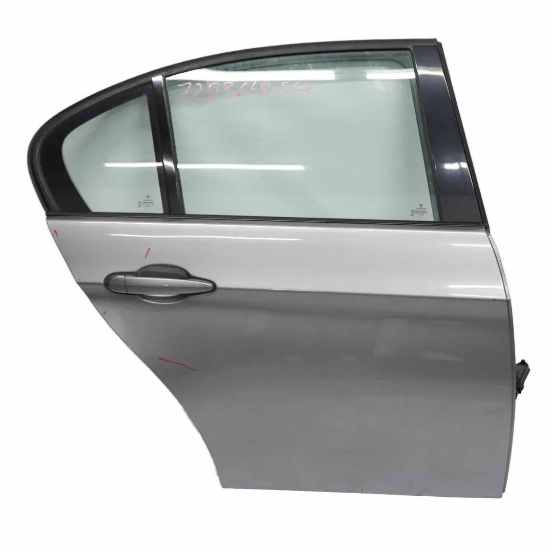 BMW E90 Puerta Trasera Derecha Azul Spacegrau Metallic - A52 - SKU 7203648-SCG - Número de pieza 7203648