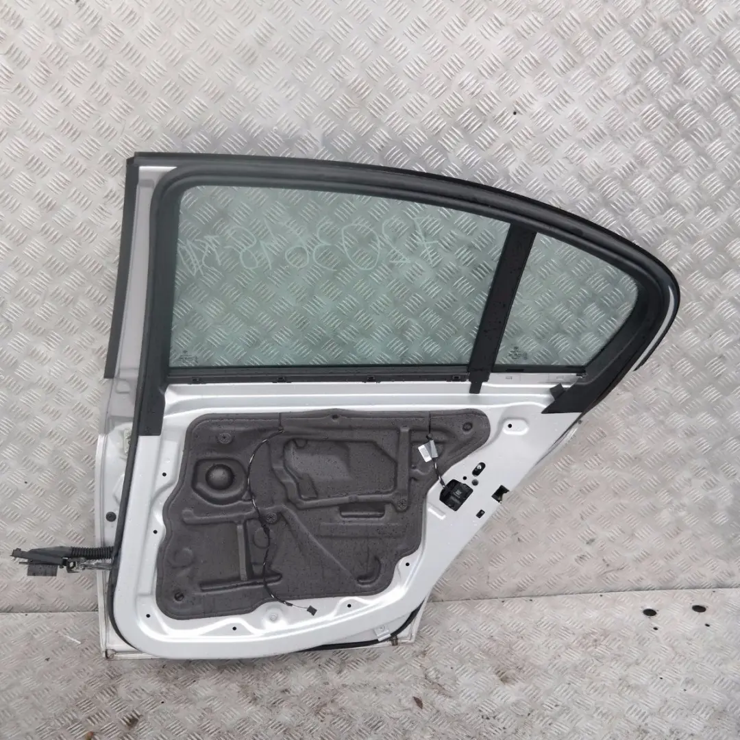 Arriere Droite Argent Titane Argent pour BMW E90 LCI Porte à propos du numéro de pièce 7203648 BMW E90 LCI Porte Arriere Droite Argent Titane Argent - SKU 7203648-TS10 - Numéro de pièce 7203648