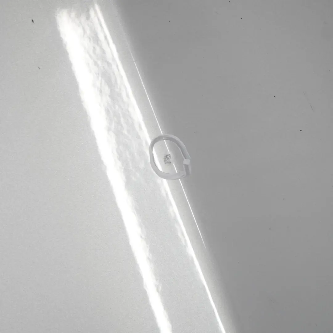 Puerta Trasera Derecha Titansilber Titan Silver Metallic - 354 para BMW E90 con número de pieza 7203648 BMW E90 Puerta Trasera Derecha Titansilber Titan Silver Metallic - 354 - SKU 7203648-TS4 - Número de pieza 7203648