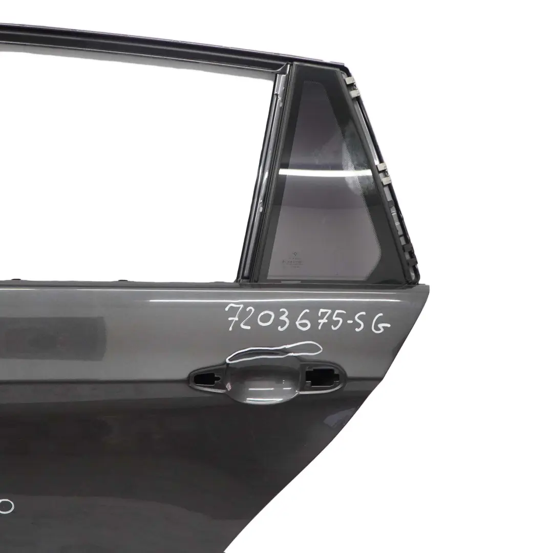 Puerta Trasera Izquierda Touring Sparkling Graphite Metallic - A22 para BMW E91 con número de pieza 7203675 BMW E91 Puerta Trasera Izquierda Touring Sparkling Graphite Metallic - A22 - SKU 7203675-SG - Número de pieza 7203675