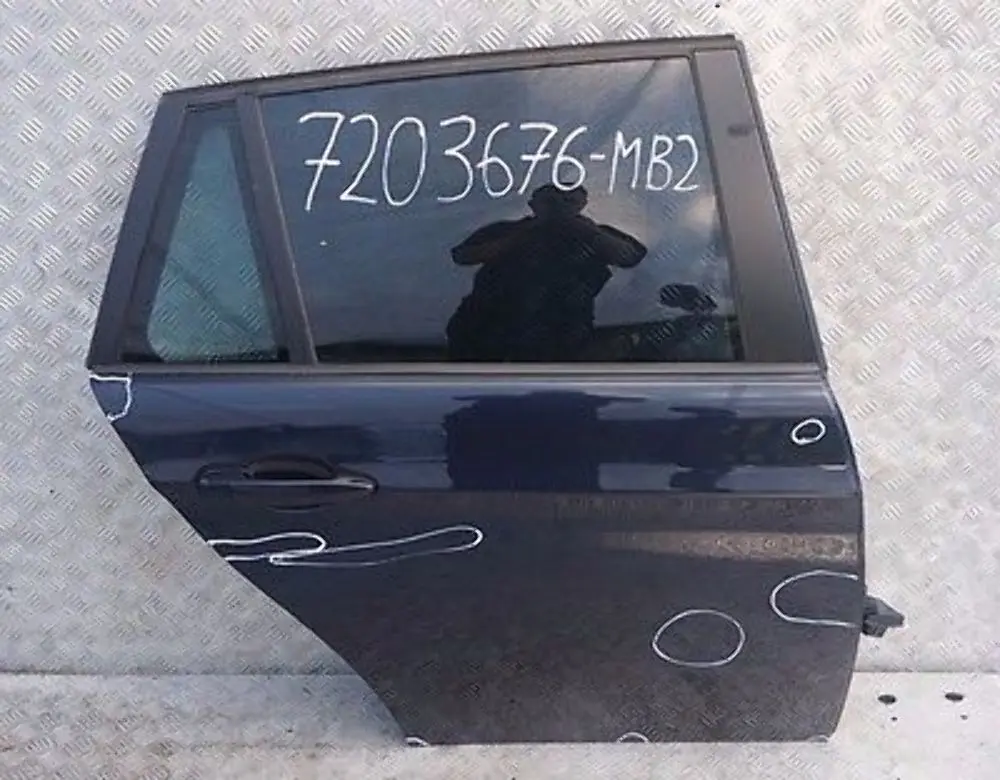 Passeggero Portiera Posteriore Dx Blu Monaco Metallizzato per BMW E91 E91N LCI con numero di parte 7203676 BMW E91 E91N LCI Passeggero Portiera Posteriore Dx Blu Monaco Metallizzato - SKU 7203676-MB2 - Numero di parte 7203676