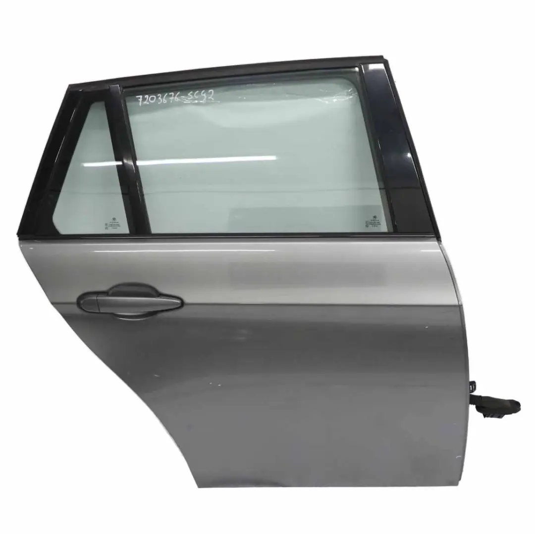 Porta posteriore destra Spacegrau Grigio metallizzato - A52 per BMW E91 con numero di parte 7203676 BMW E91 Porta posteriore destra Spacegrau Grigio metallizzato - A52 - SKU 7203676-SCG2 - Numero di parte 7203676