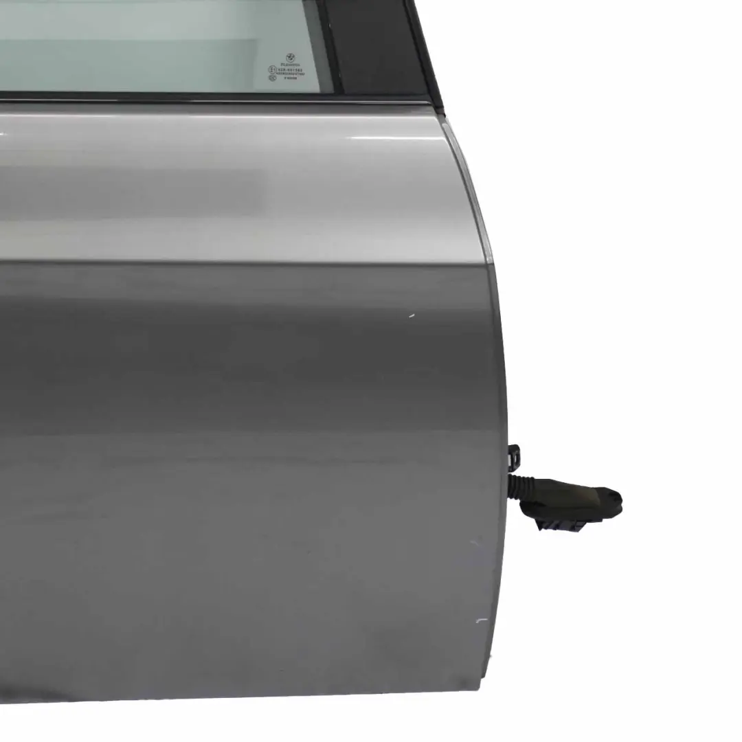 Porta posteriore destra Spacegrau Grigio metallizzato - A52 per BMW E91 con numero di parte 7203676 BMW E91 Porta posteriore destra Spacegrau Grigio metallizzato - A52 - SKU 7203676-SCG2 - Numero di parte 7203676
