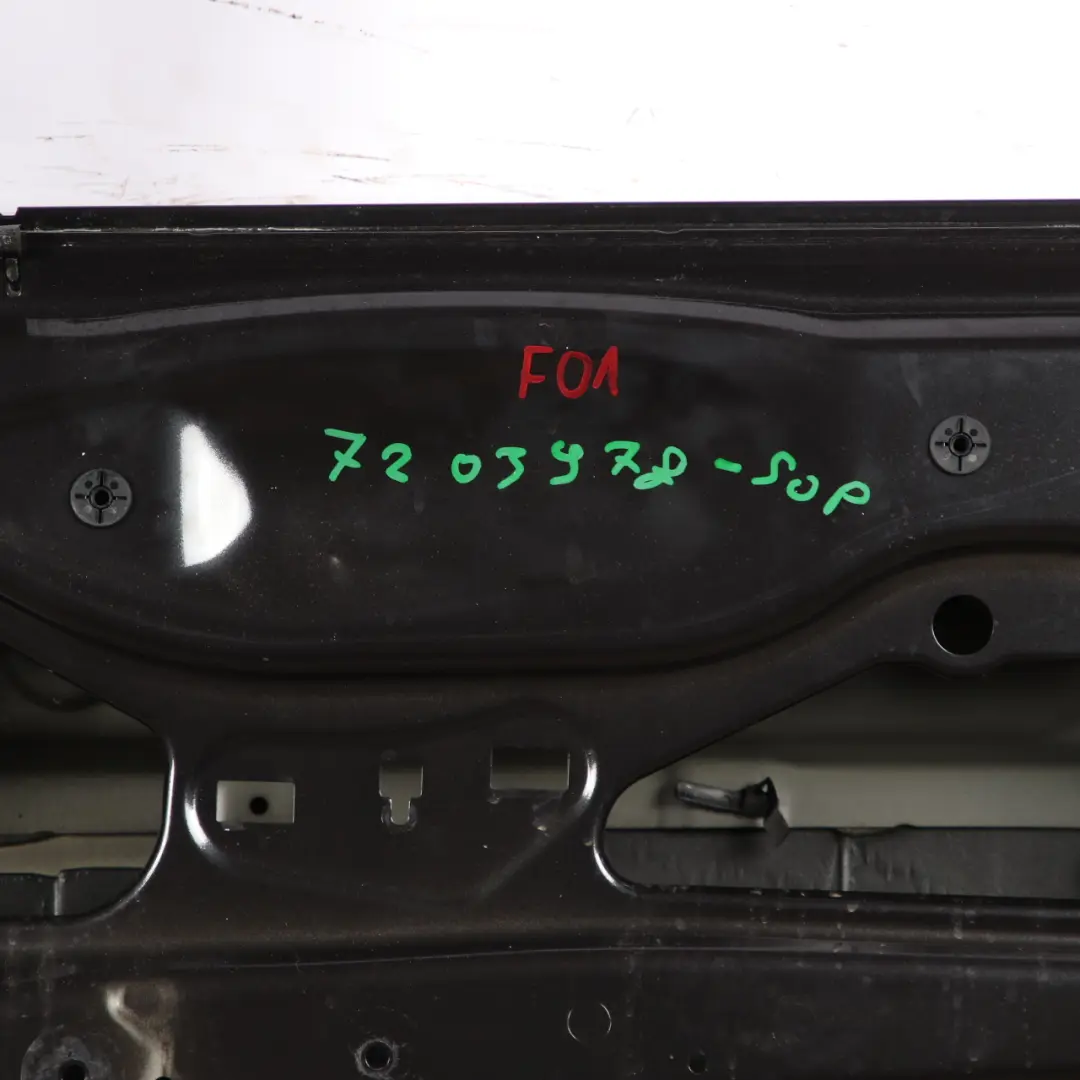 Puerta Delantera Derecha Sophistograu Gris Metalizado B90 para BMW F01 con número de pieza 7203978 BMW F01 Puerta Delantera Derecha Sophistograu Gris Metalizado B90 - SKU 7203978-SOP - Número de pieza 7203978