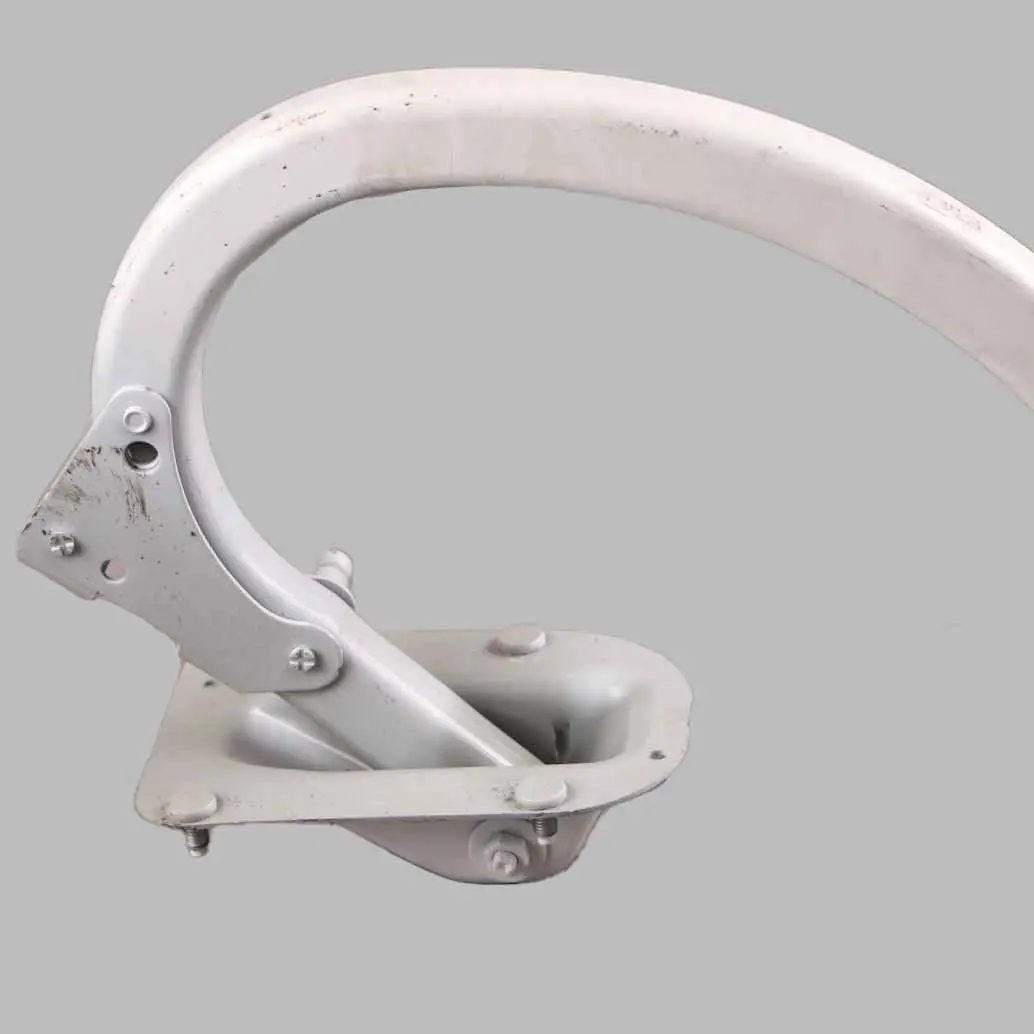 Tapa Maletero Portón Trasero Bisagra Izquierda Alpinweiss Blanco - 300 para BMW F10 con número de pieza 7204237 BMW F10 Tapa Maletero Portón Trasero Bisagra Izquierda Alpinweiss Blanco - 300 - SKU 7204237-AW1 - Número de pieza 7204237
