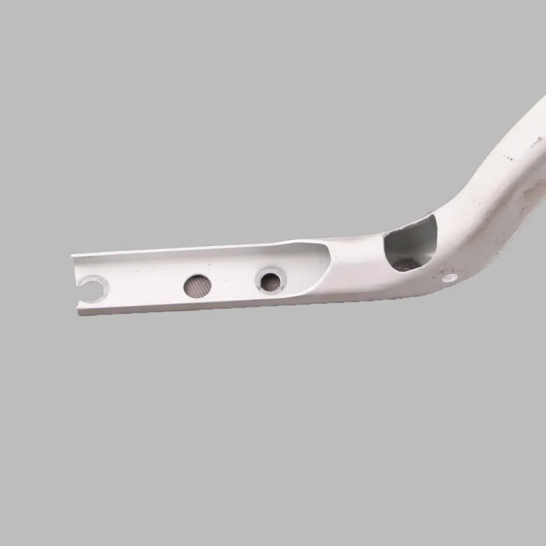 Tapa Maletero Portón Trasero Bisagra Izquierda Alpinweiss Blanco - 300 para BMW F10 con número de pieza 7204237 BMW F10 Tapa Maletero Portón Trasero Bisagra Izquierda Alpinweiss Blanco - 300 - SKU 7204237-AW1 - Número de pieza 7204237
