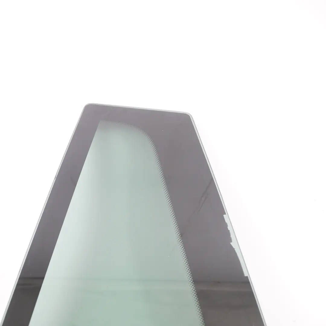 Vetro fisso porta posteriore sinistra colorato Nero AS3 SSG per BMW X3 F25 con numero di parte 7205601 BMW X3 F25 Vetro fisso porta posteriore sinistra colorato Nero AS3 SSG - SKU 7205601 - Numero di parte 7205601