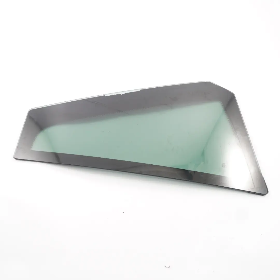 Vetro fisso porta posteriore sinistra colorato Nero AS3 SSG per BMW X3 F25 con numero di parte 7205601 BMW X3 F25 Vetro fisso porta posteriore sinistra colorato Nero AS3 SSG - SKU 7205601 - Numero di parte 7205601