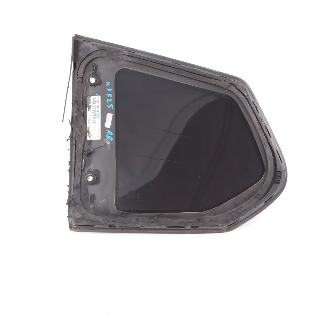 Vetro laterale posteriore destro Quarter AS2 Foil colorato per BMW X3 F25 con numero di parte 7205628 BMW X3 F25 Vetro laterale posteriore destro Quarter AS2 Foil colorato - SKU 7205628-1 - Numero di parte 7205628