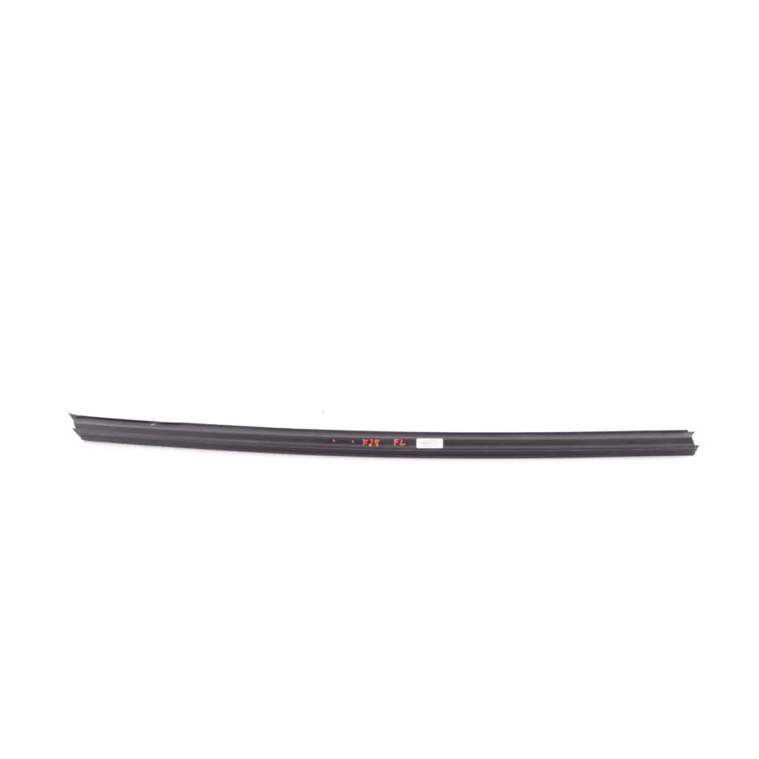 Moldura Puerta Interior Sellado Canal Delantera Izquierda para BMW X3 F25 con número de pieza 7205717 BMW X3 F25 Moldura Puerta Interior Sellado Canal Delantera Izquierda - SKU 7205717 - Número de pieza 7205717