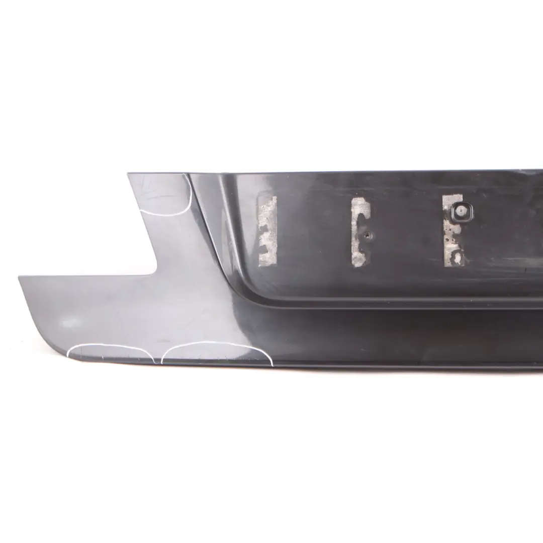 Acabado Tapa Maletero Sophistograu Gris Metalizado B90 para BMW F01 F02 con número de pieza 7205731 BMW F01 F02 Acabado Tapa Maletero Sophistograu Gris Metalizado B90 - SKU 7205731-SOP - Número de pieza 7205731