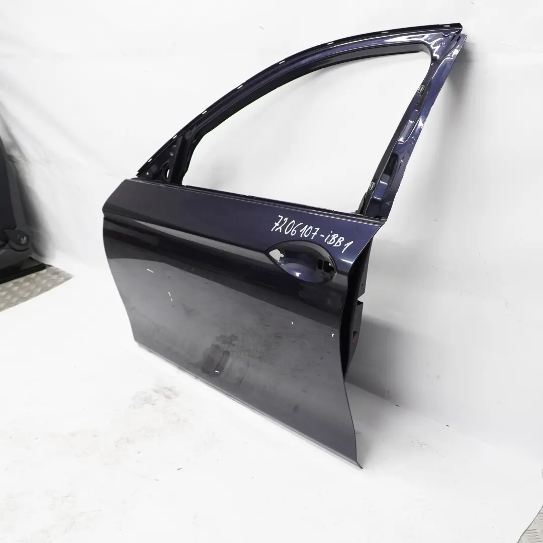 Puerta Delantera Izquierda F11 Imperialblau Imperial Blue Metallic A89 para BMW F10 con número de pieza 7206107 BMW F10 Puerta Delantera Izquierda F11 Imperialblau Imperial Blue Metallic A89 - SKU 7206107-IBB1 - Número de pieza 7206107
