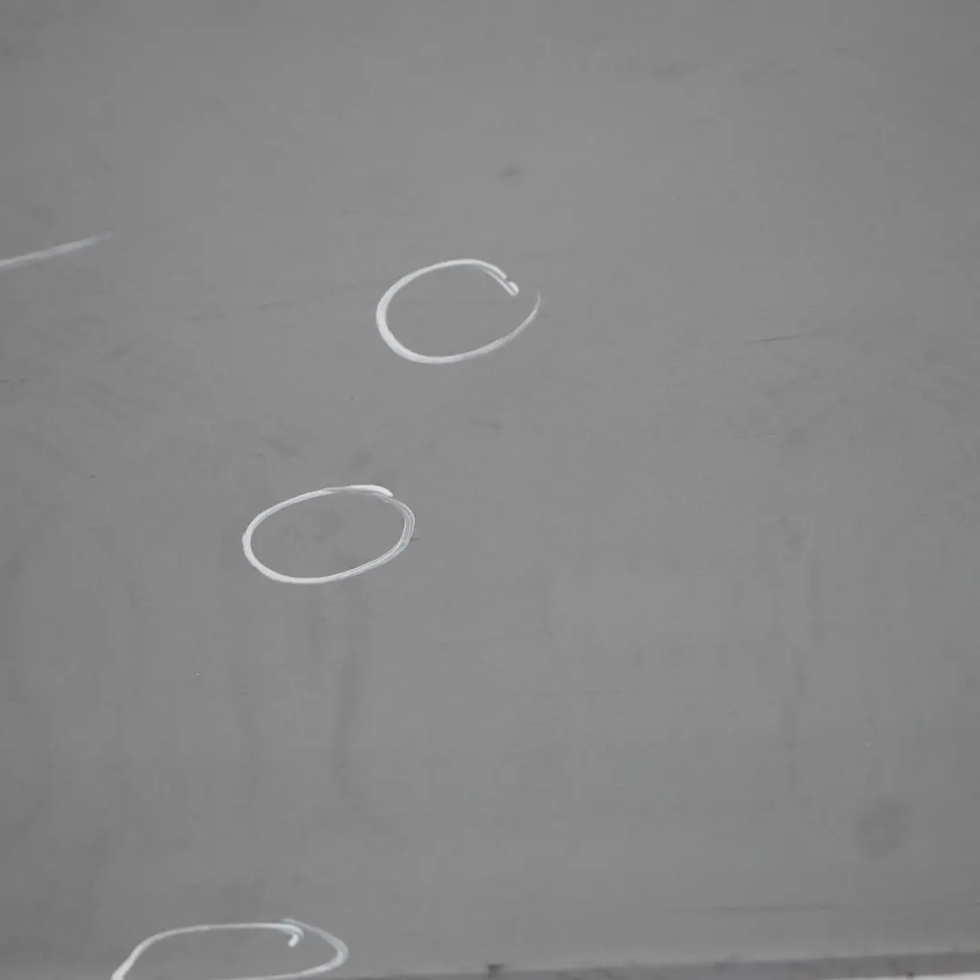 Puerta Delantera Izquierda F11 Spacegrau Space Grau Metallic - A52 para BMW F10 con número de pieza 7206107 BMW F10 Puerta Delantera Izquierda F11 Spacegrau Space Grau Metallic - A52 - SKU 7206107-SCG - Número de pieza 7206107