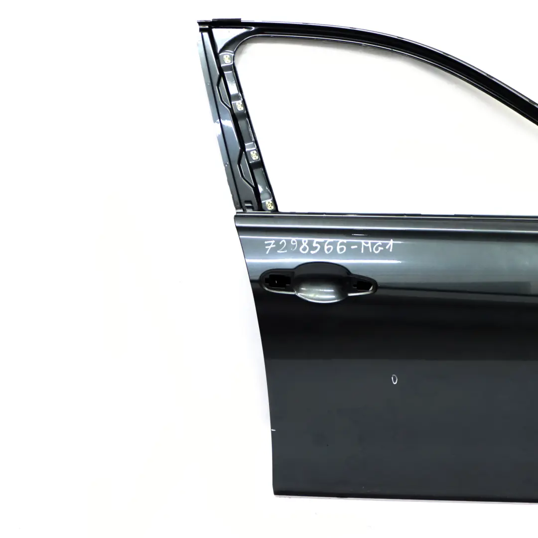 Puerta Delantera Derecha F11 Mineralgrau Gris Mineral Metalizado - B39 para BMW F10 con número de pieza 7206108 BMW F10 Puerta Delantera Derecha F11 Mineralgrau Gris Mineral Metalizado - B39 - SKU 7206108-MG1 - Número de pieza 7206108