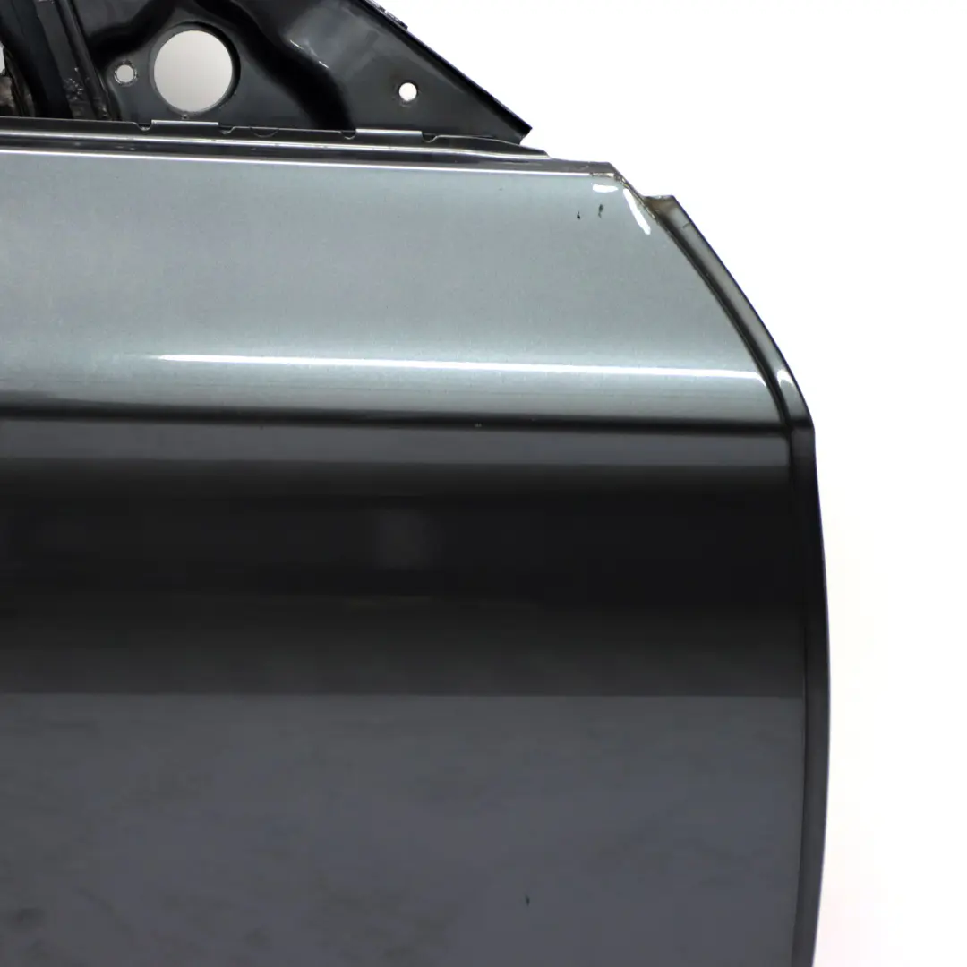 Porta anteriore destra F11 Mineralgrau Grigio minerale - B39 per BMW F10 con numero di parte 7206108 BMW F10 Porta anteriore destra F11 Mineralgrau Grigio minerale - B39 - SKU 7206108-MG - Numero di parte 7206108