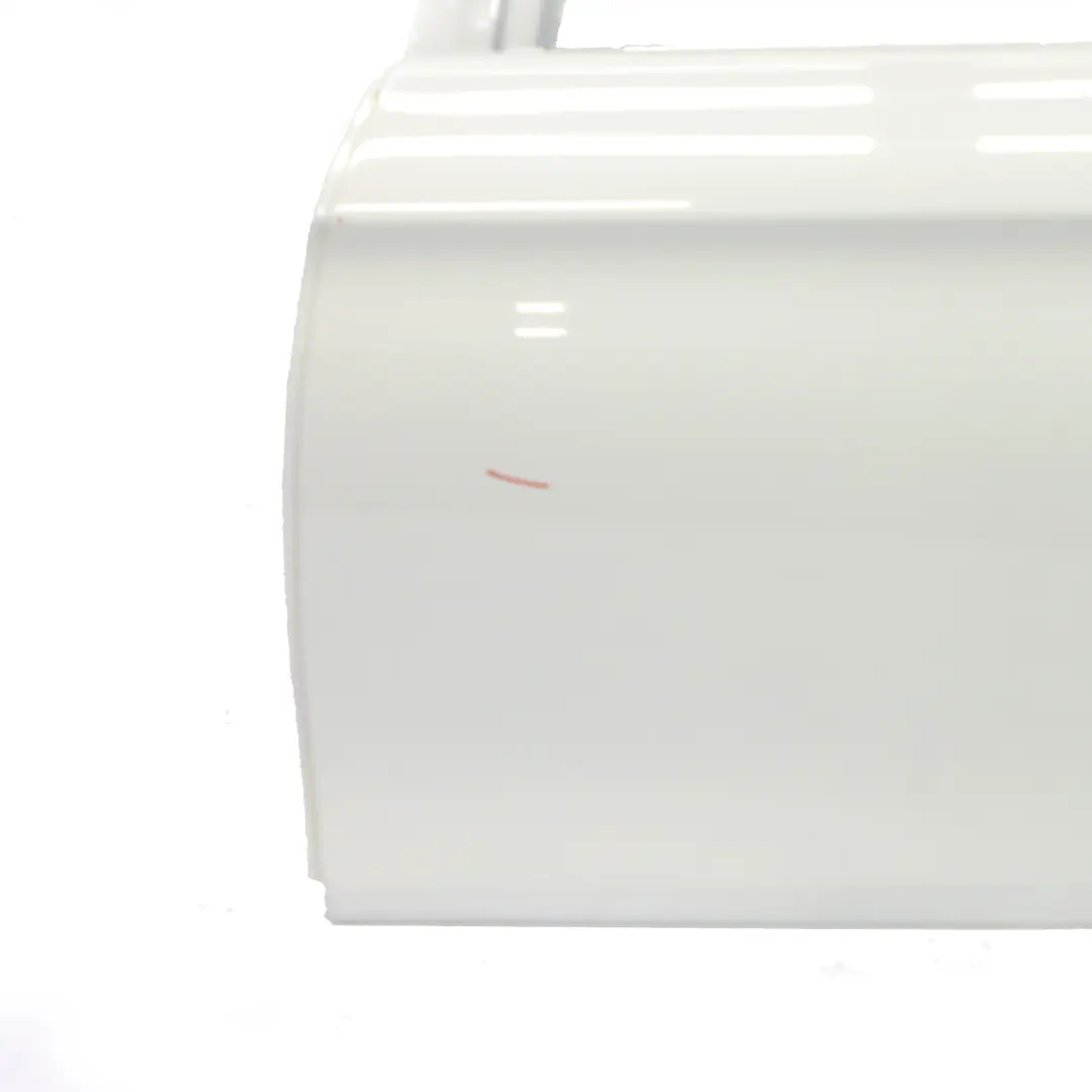 Puerta Trasera Izquierda Panel Revestimiento Alpinweiss Alpine White 300 para BMW F10 con número de pieza 7206113 BMW F10 Puerta Trasera Izquierda Panel Revestimiento Alpinweiss Alpine White 300 - SKU 7206113-AW1 - Número de pieza 7206113