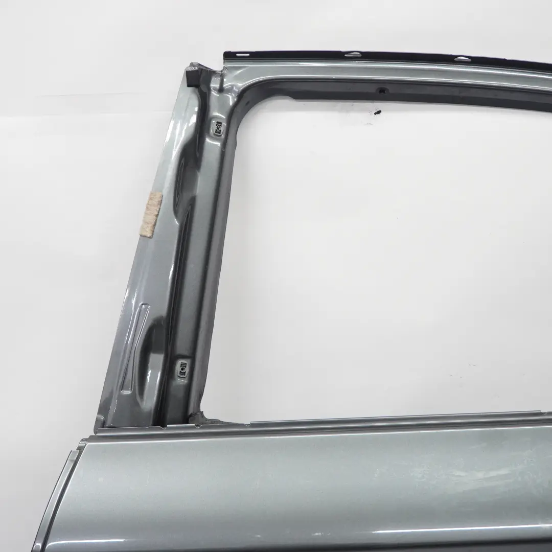 Porta posteriore sinistra Mineralgrau Grigio minerale metallizzato - B39 per BMW F10 con numero di parte 7206113 BMW F10 Porta posteriore sinistra Mineralgrau Grigio minerale metallizzato - B39 - SKU 7206113-MG1 - Numero di parte 7206113