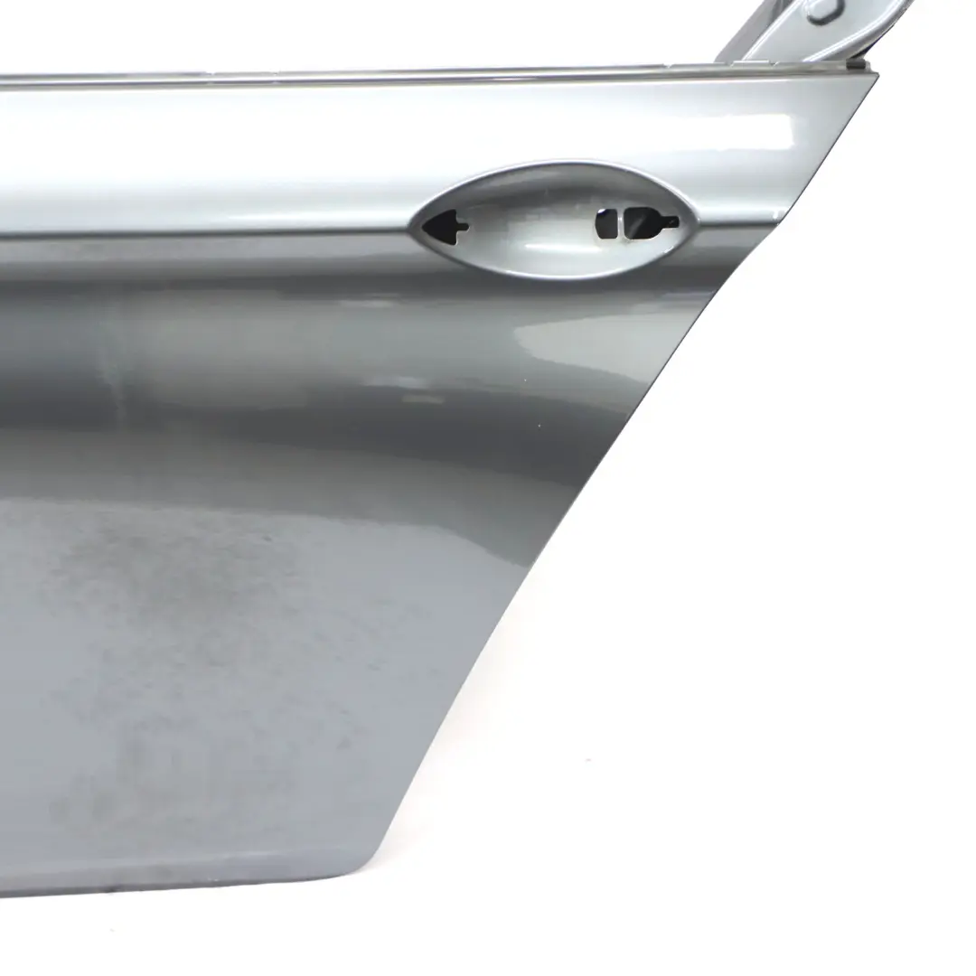 Porta posteriore sinistra Mineralgrau Grigio minerale metallizzato - B39 per BMW F10 con numero di parte 7206113 BMW F10 Porta posteriore sinistra Mineralgrau Grigio minerale metallizzato - B39 - SKU 7206113-MG - Numero di parte 7206113