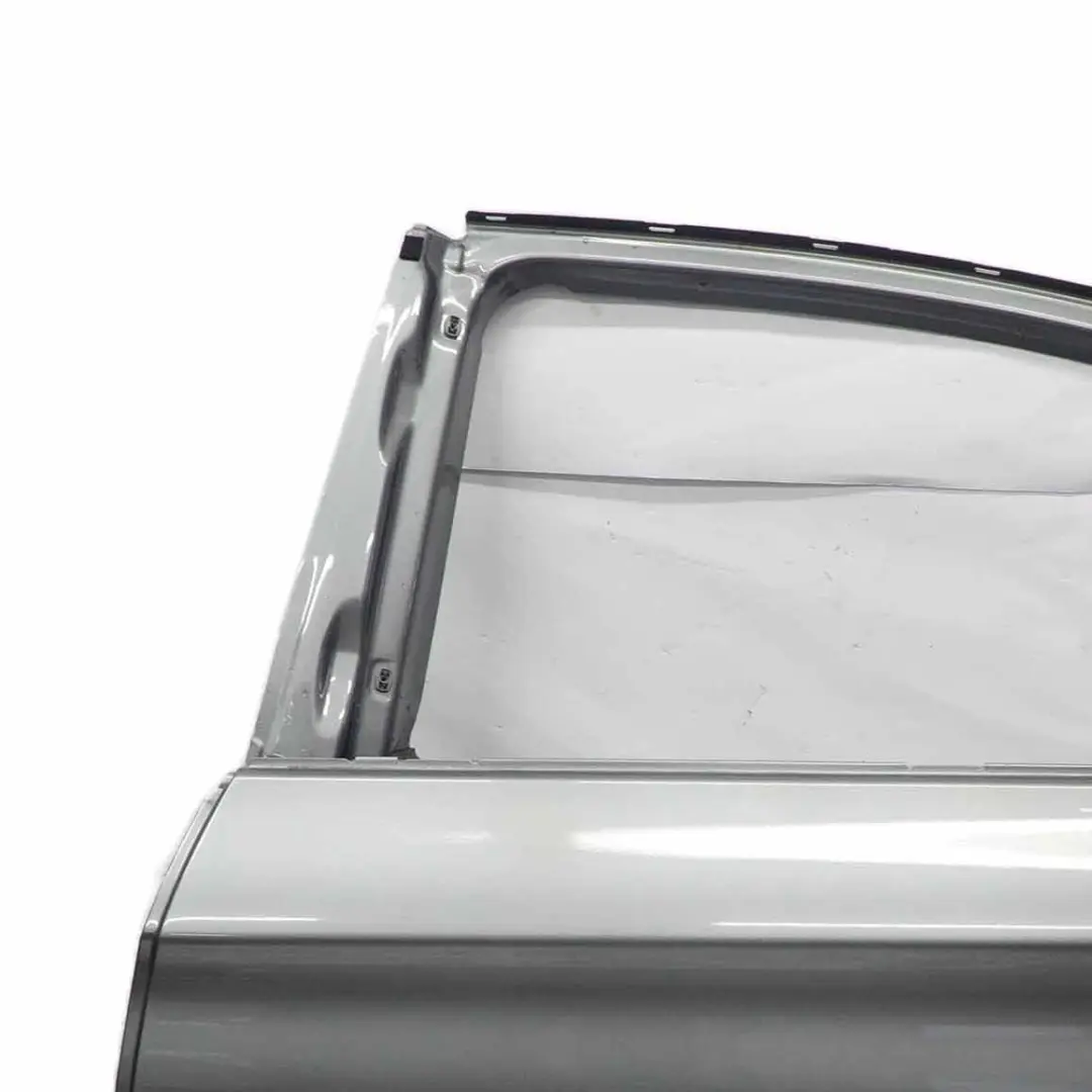 Puerta Trasera Izquierda Spacegrau Space Grau Metallic - A52 para BMW F10 con número de pieza 7206113 BMW F10 Puerta Trasera Izquierda Spacegrau Space Grau Metallic - A52 - SKU 7206113-SCG3 - Número de pieza 7206113