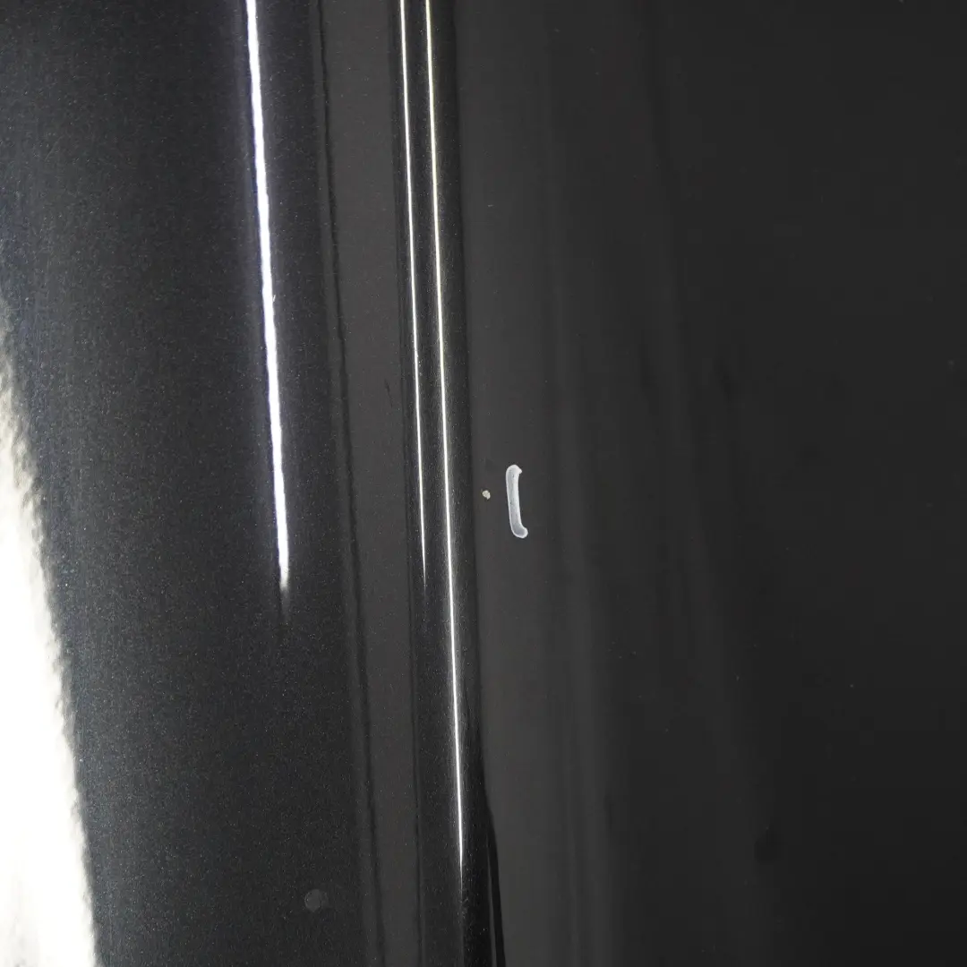 Puerta Trasera Derecha Zafiro Negro Metalizado - 475 para BMW F10 con número de pieza 7206114 BMW F10 Puerta Trasera Derecha Zafiro Negro Metalizado - 475 - SKU 7206114-BS2 - Número de pieza 7206114