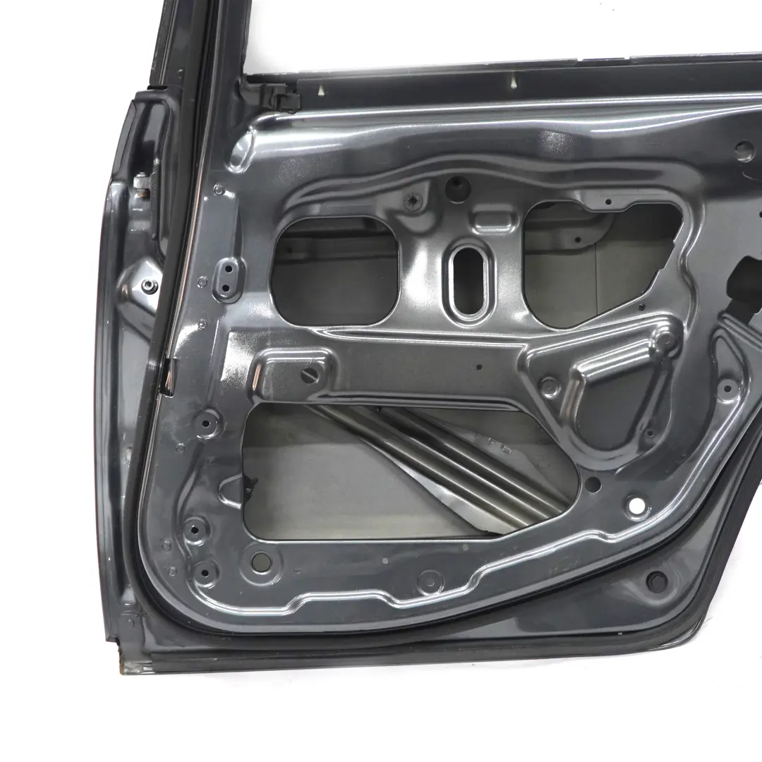 Puerta Trasera Derecha Mineralgrau Gris Mineral Metalizado - B39 para BMW F10 con número de pieza 7206114 BMW F10 Puerta Trasera Derecha Mineralgrau Gris Mineral Metalizado - B39 - SKU 7206114-MG1 - Número de pieza 7206114