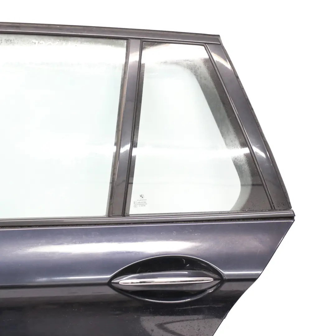 Porta posteriore sinistra Carbonschwarz Nero carbonio - 416 per BMW F11 Touring con numero di parte 7206119 BMW F11 Touring Porta posteriore sinistra Carbonschwarz Nero carbonio - 416 - SKU 7206119-CAR - Numero di parte 7206119