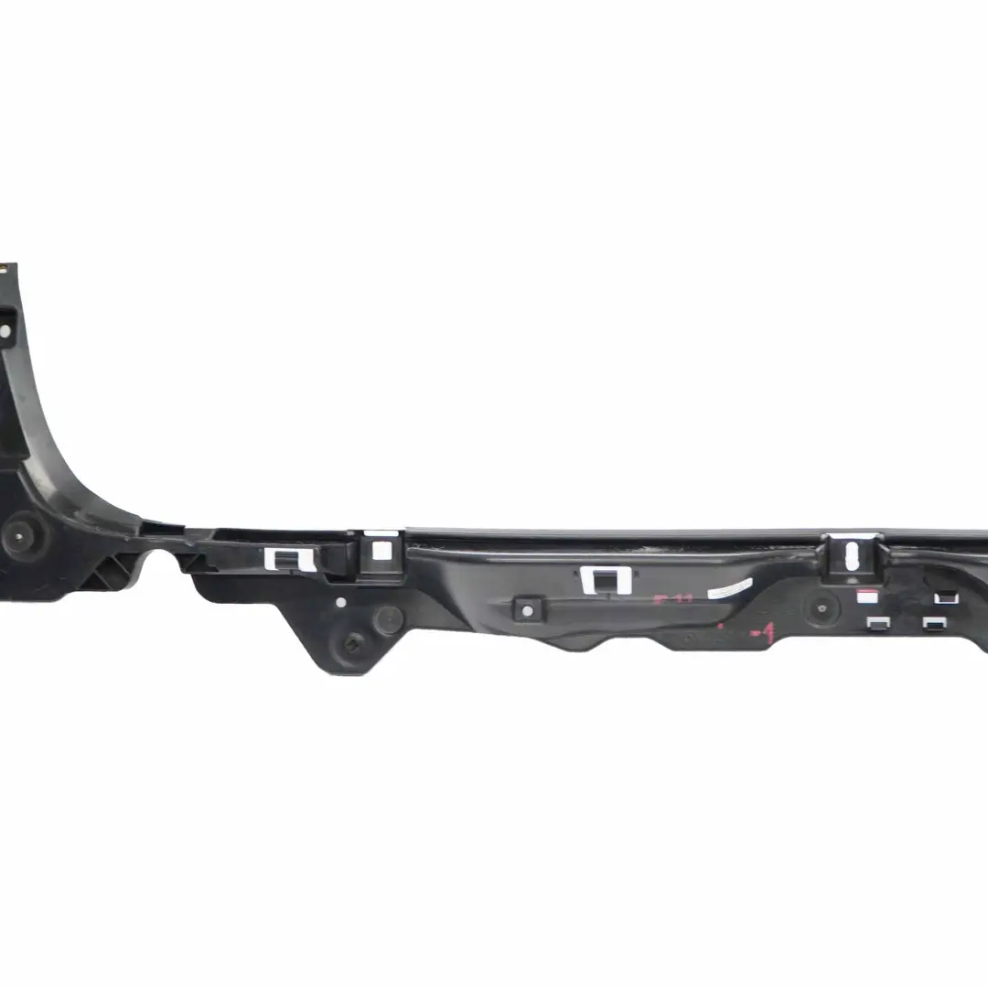 BMW F11 Touring M Sport Support de Guide Central Pare-chocs Arrière - SKU 7207109-1 - Numéro de pièce 7207109