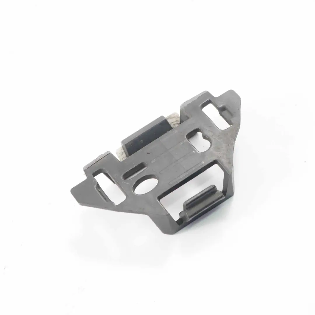 Spina Paraurti Anteriore Trim Dummy Plug Destra Pannello per BMW F10 F11 con numero di parte 7207150 BMW F10 F11 Spina Paraurti Anteriore Trim Dummy Plug Destra Pannello - SKU 7207150 - Numero di parte 7207150