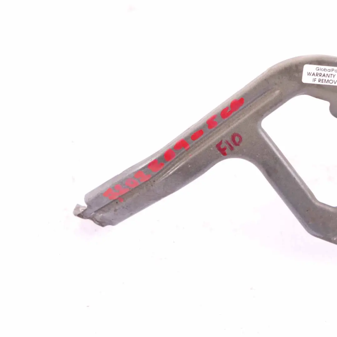 Wspornik Mocowanie Błotnika Przedni Prawy Szary Spacegrau A52 do BMW F10 F11 o numerze 7207209 BMW F10 F11 Wspornik Mocowanie Błotnika Przedni Prawy Szary Spacegrau A52 - SKU 7207209-SCG - Numer Części 7207209