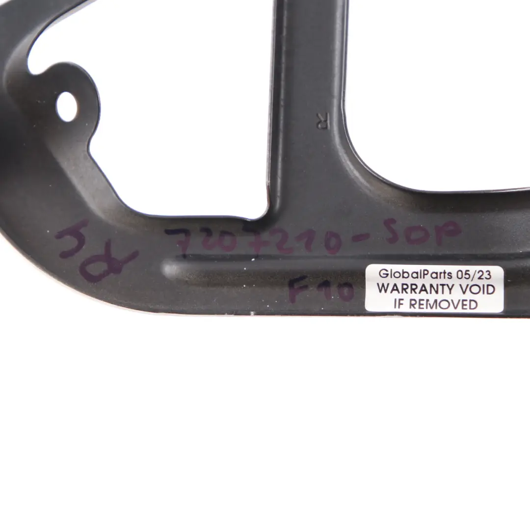 Soporte Guardabarros Delantero Derecho Sophistograu Gris para BMW F10 F11 con número de pieza 7207210 BMW F10 F11 Soporte Guardabarros Delantero Derecho Sophistograu Gris - SKU 7207210-SOP - Número de pieza 7207210